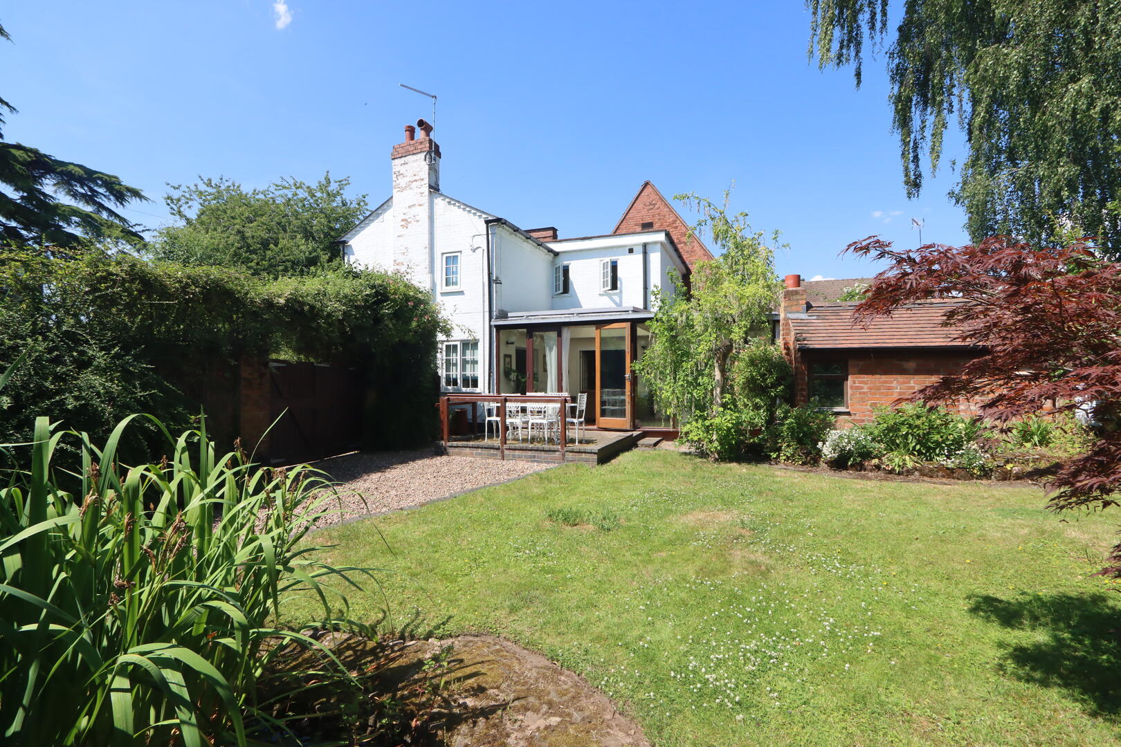 3 bed property in Bradford Lane, Stourbridge